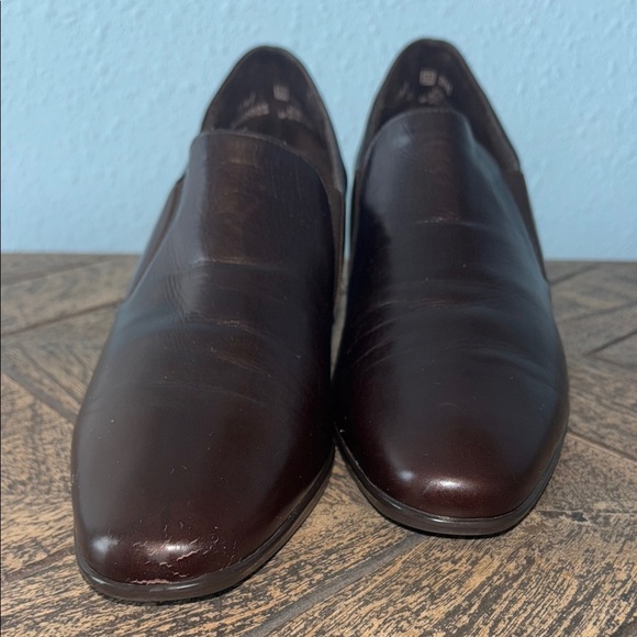 Munro American Women’s Slip-On Leather Shoes Brown - Picture 6 of 17